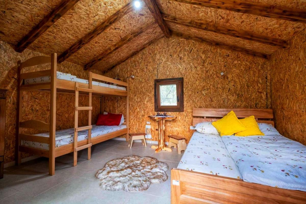 Holiday Bungalows & Food พลาฟ ภายนอก รูปภาพ