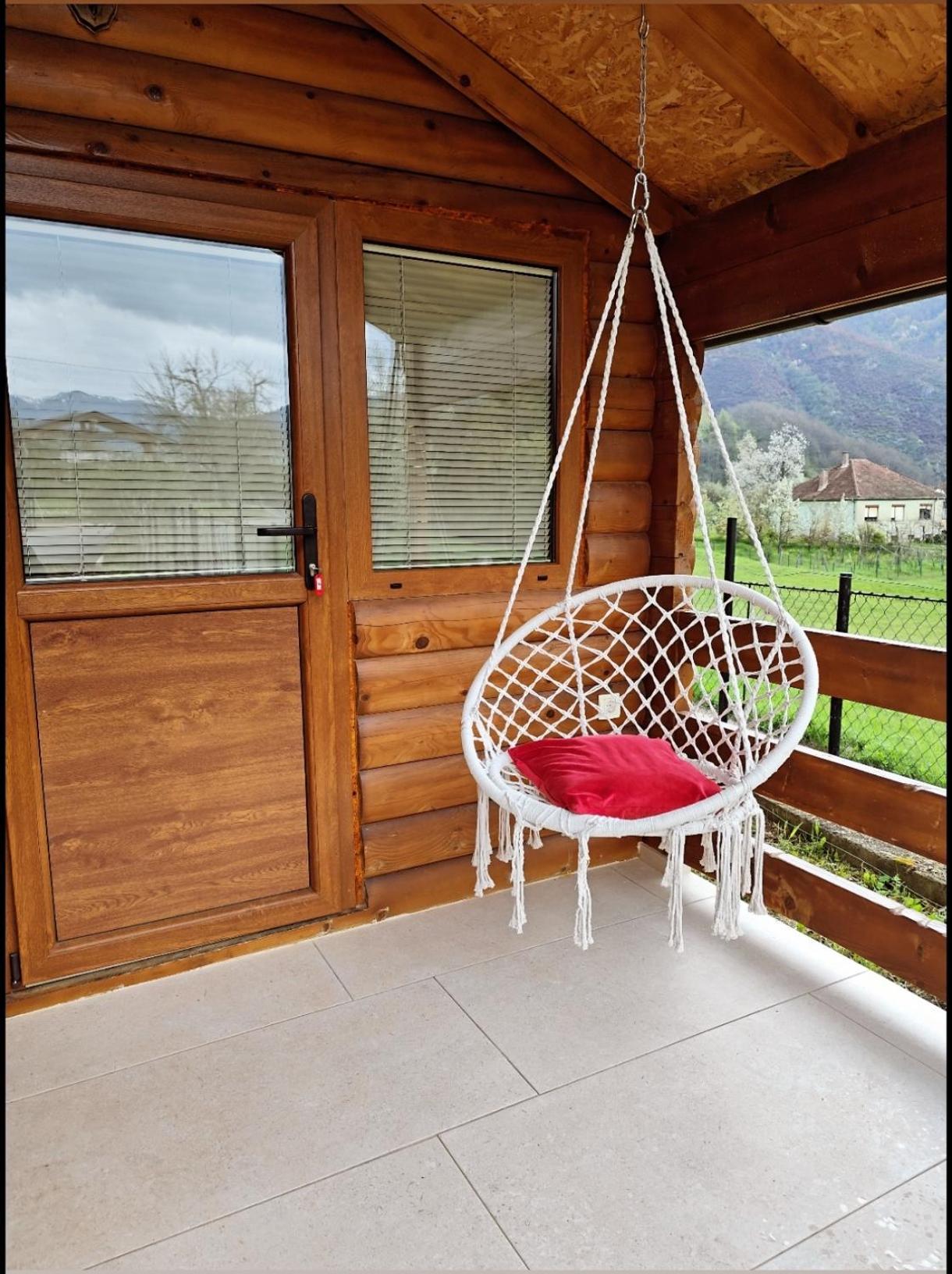 Holiday Bungalows & Food พลาฟ ภายนอก รูปภาพ